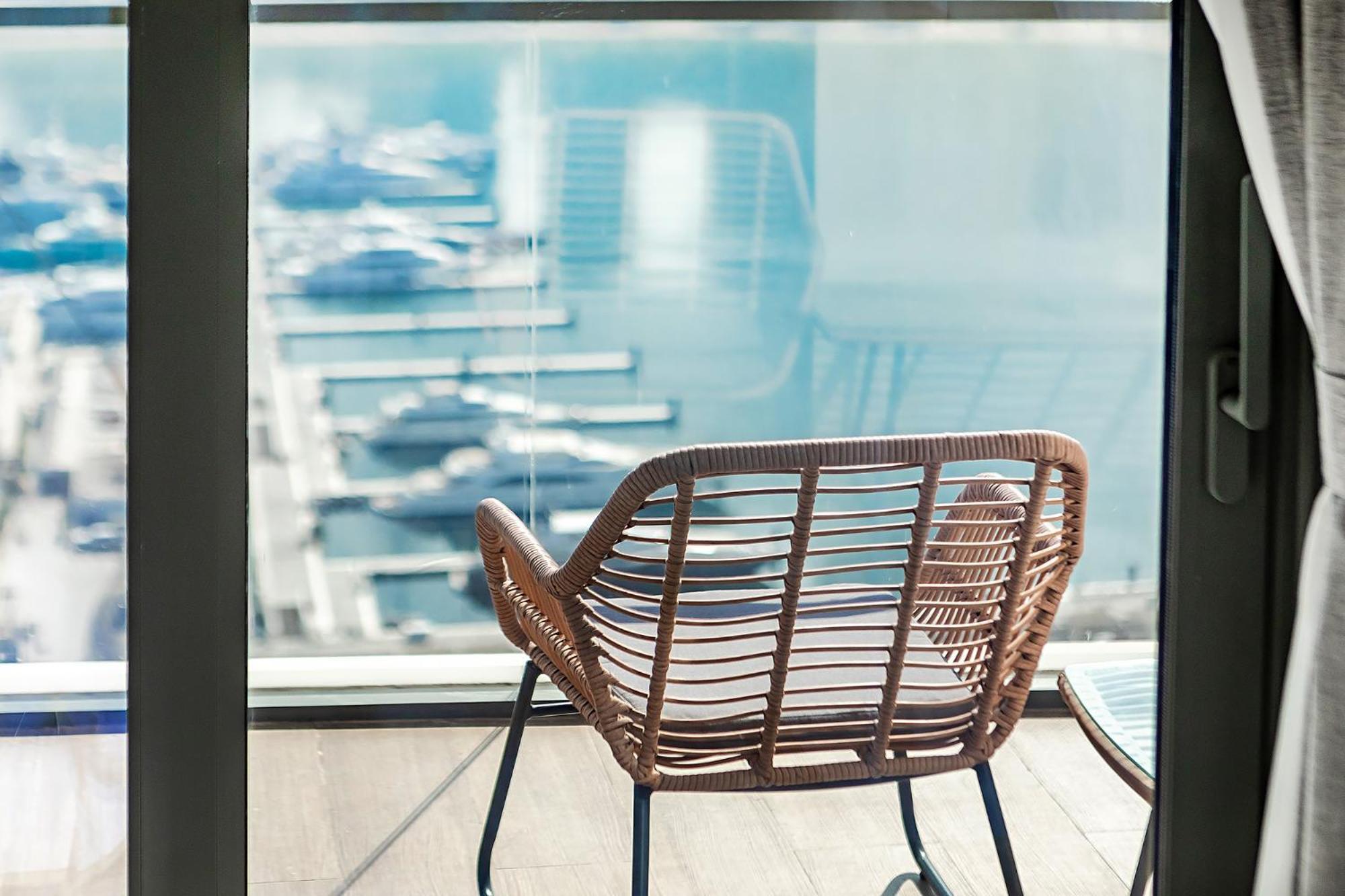Stylish Apartment In Marina Vista Apartment Dubai